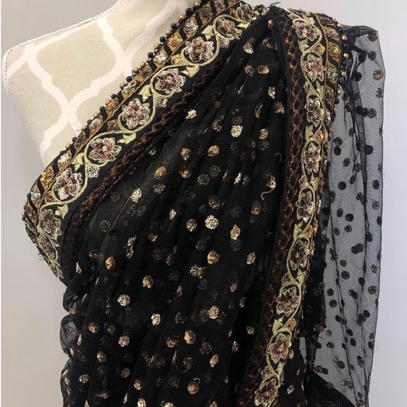 Black and Gold Saree - Picture 2 of 3